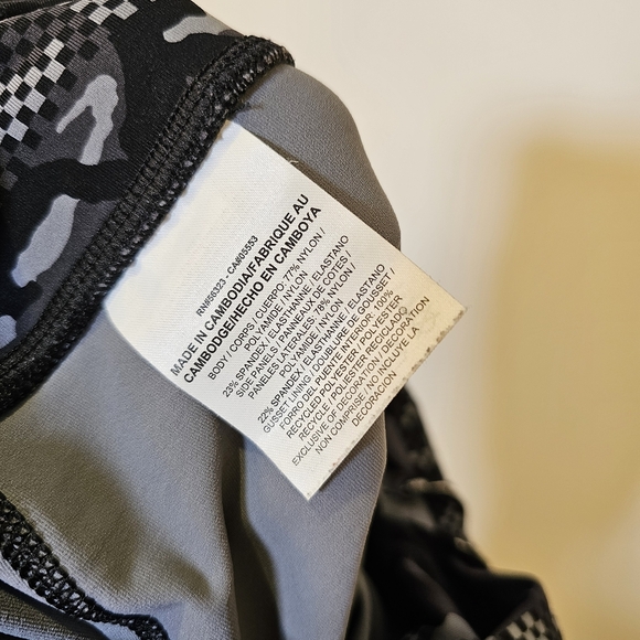 Nike Dri-Fit grey black patterned cropped tights leggings S US - Picture 5 of 7